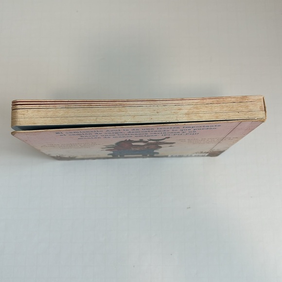 Little Blue Truck by Alice Shertle Spanish Version - El camioncito Azul. - Picture 3 of 6